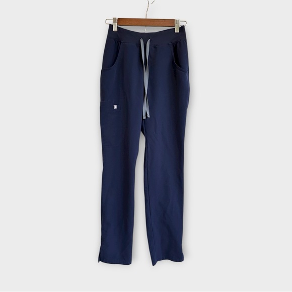 Figs Pants - FIGS Kade Cargo Scrub Pants in Navy, size XXS Tall